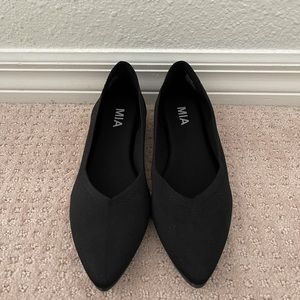 MIA Women’s Kerri Pointed Flats